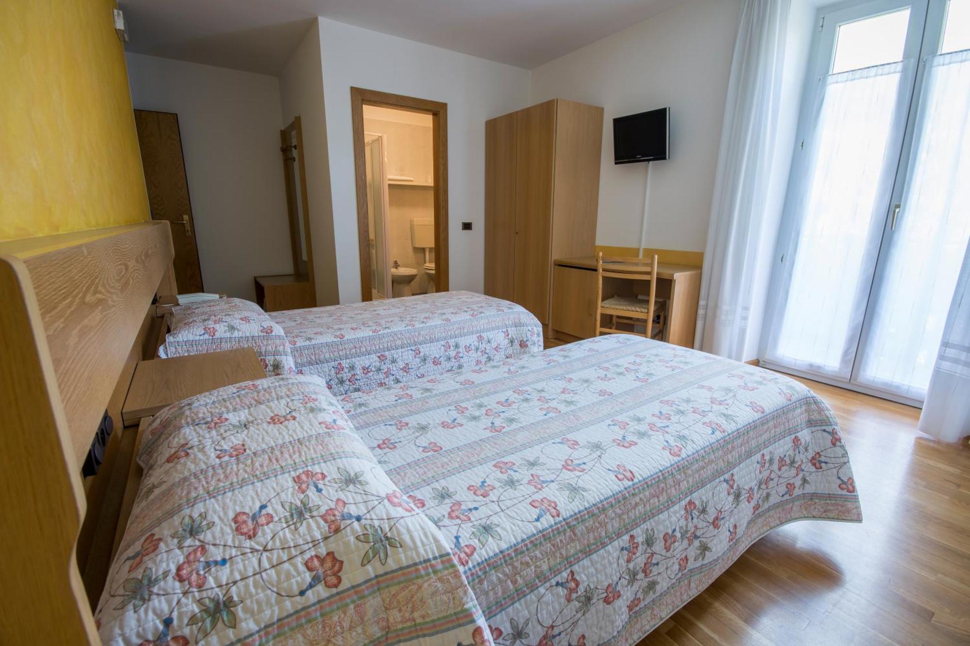 Garni Castel Ferari Hotel Tuenno Szoba fotó